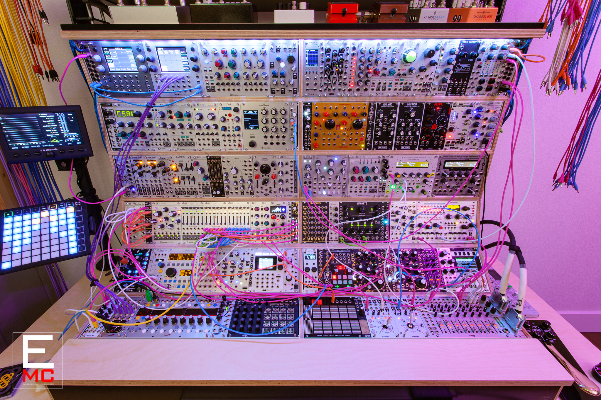 lev perrey eurorack case lander