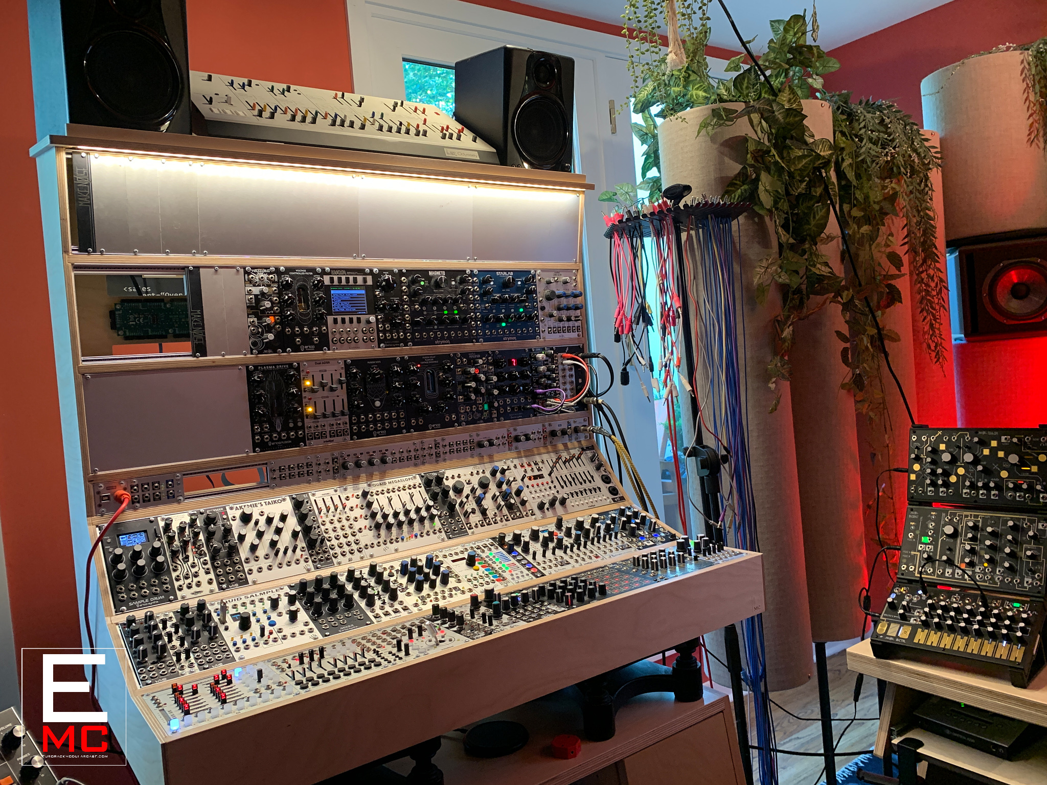 Alan Wilkis (Big Data) eurorack case