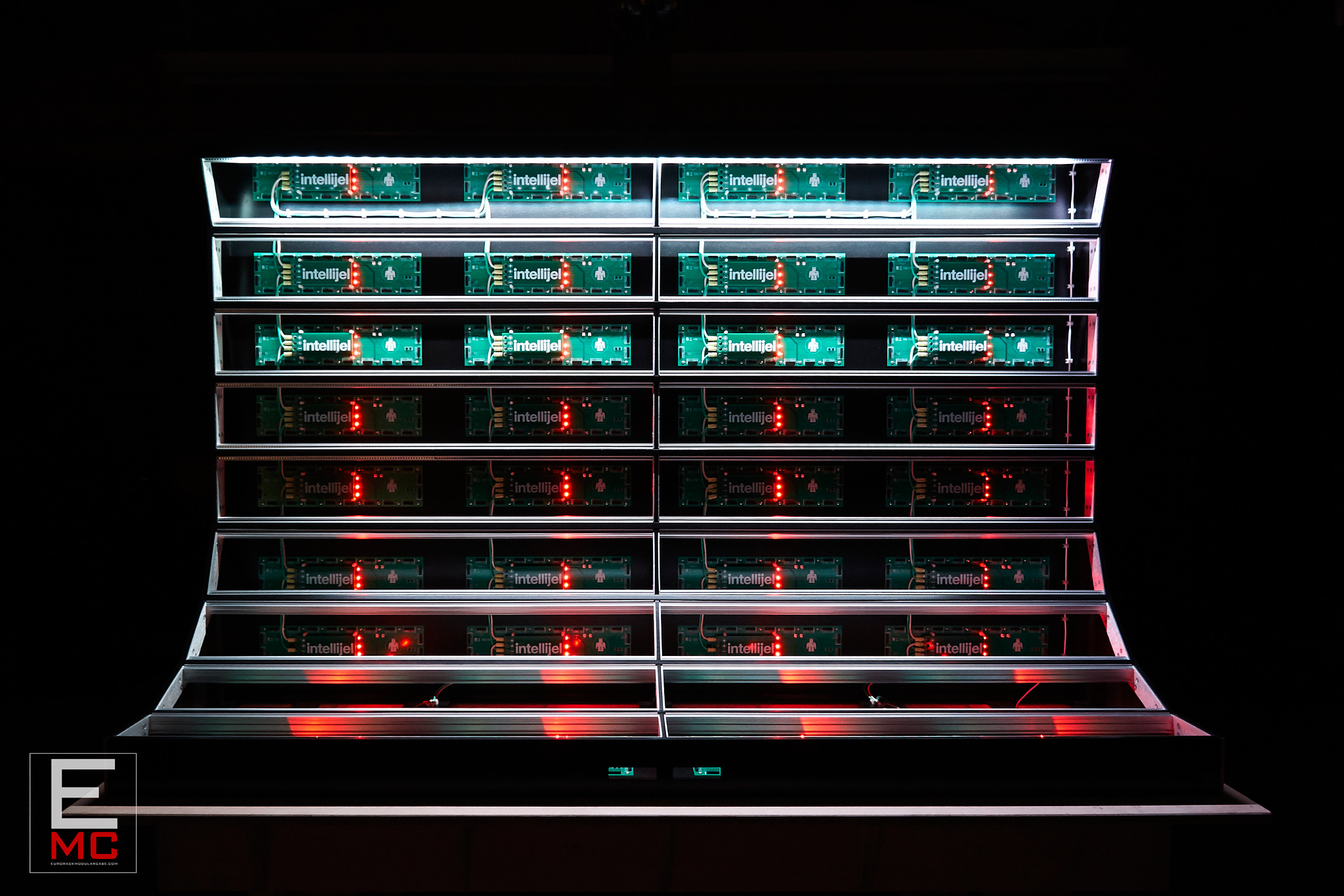 eurorack case 27u black swan | EurorackModularcase.com