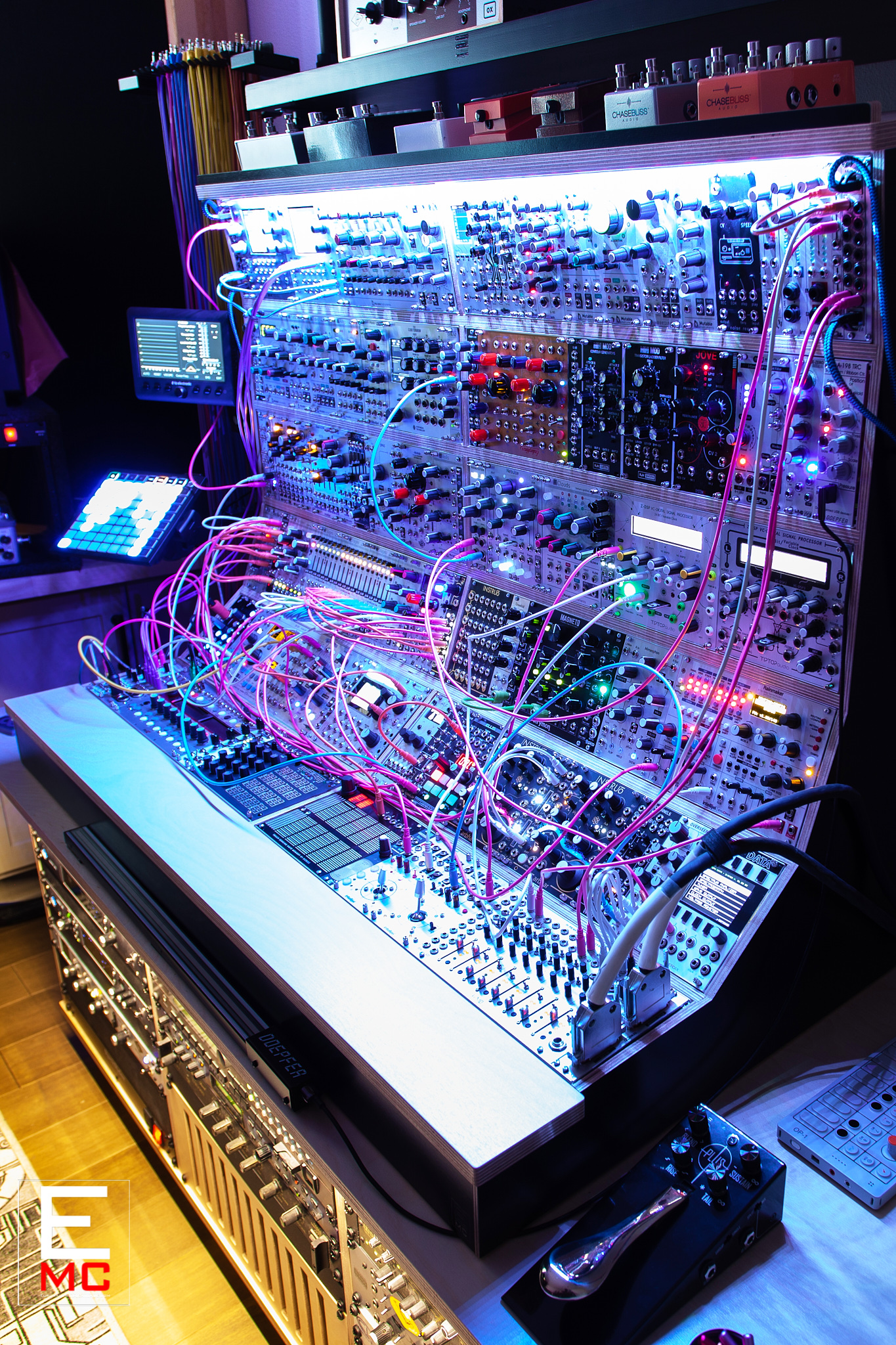 18u eurorack case lander lev perrey universal audio