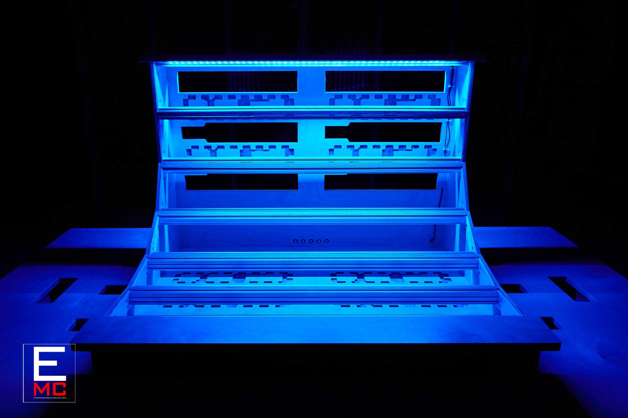 18u the blue eurorack case benn jordan the flashbulb