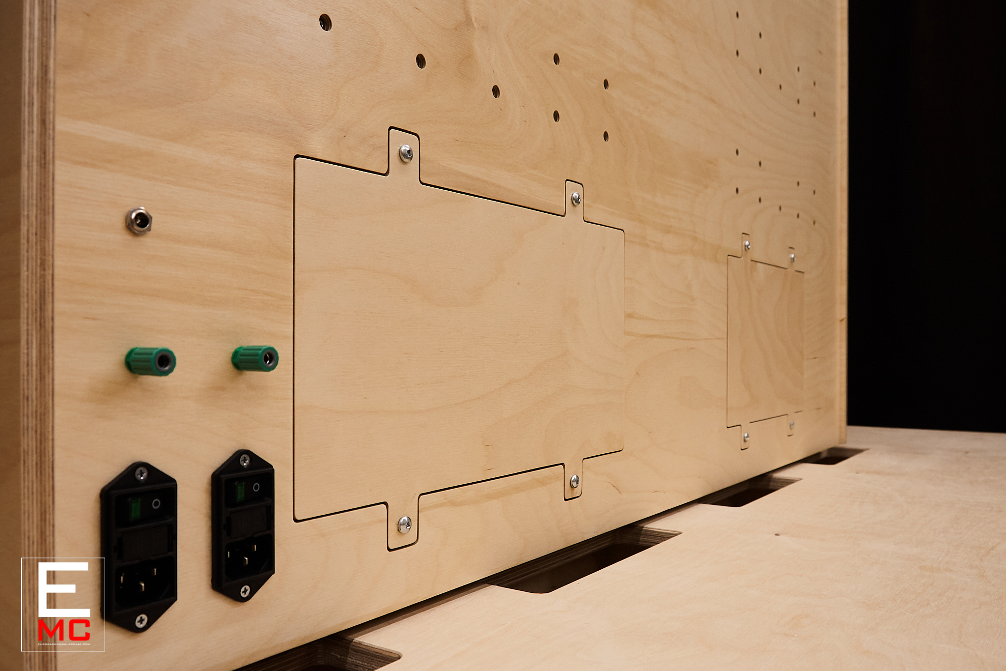 24u eurorack modular case Genus Modu LIBBS