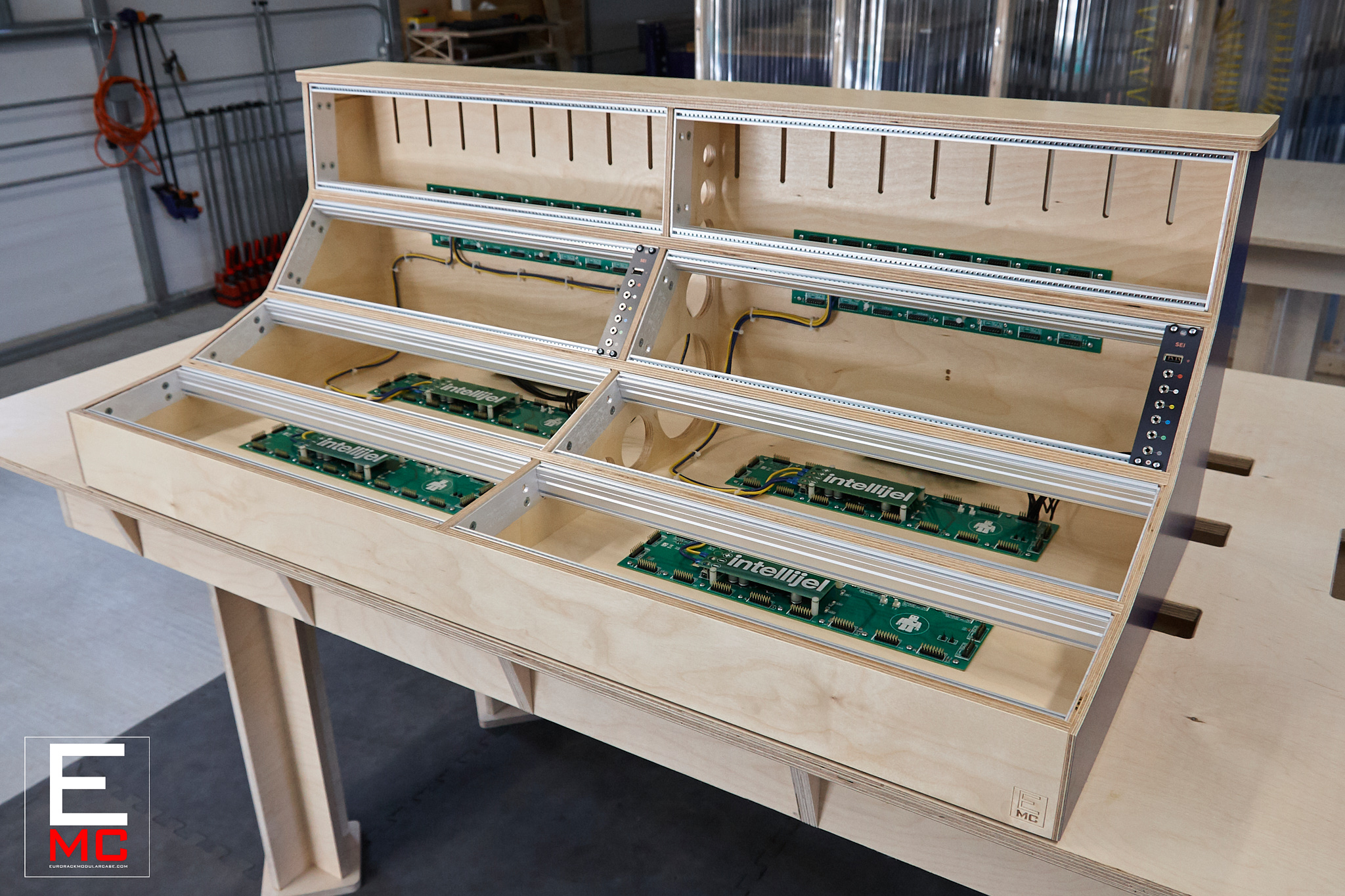 Eurorack case 12u golden ratio